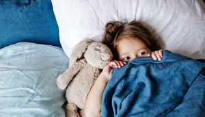 چرا کودک من در شب کابوس می‌بیند؟ راهنمای پدر و مادرها برای مقابله با اضطراب جنگ